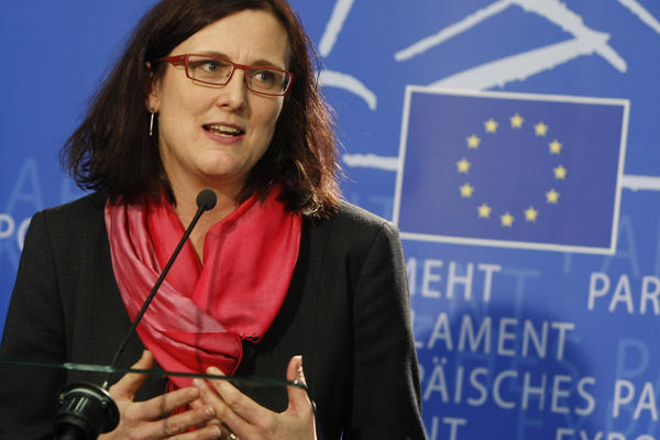 Scontro aperto Malmstrom-Industrie risiere italiane