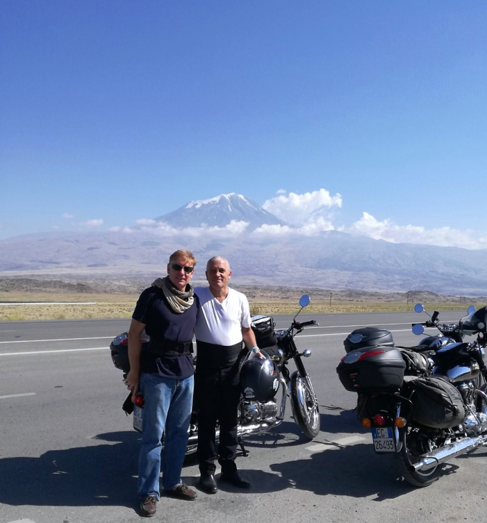 Scotti, sentieri tra le nuvole dall’Ararat all’Himalaya