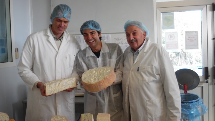 Una giornata con Barzetti, alla fonte del gorgonzola e della toma blu (photogallery)