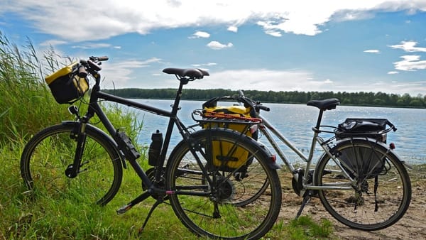 In bici a pelo d’acqua, dalla Svizzera alla risaia