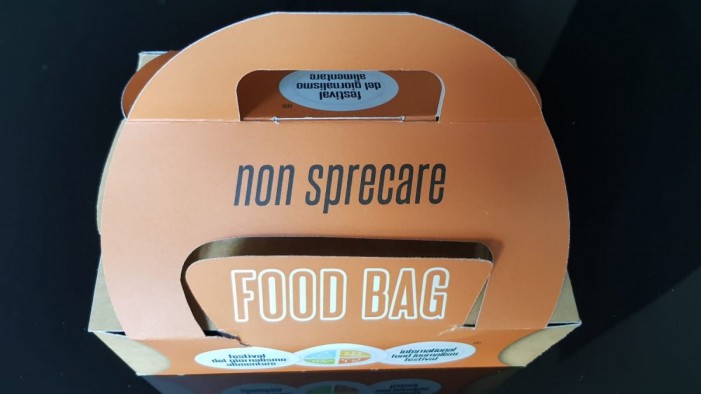 Via al Festival del giornalismo alimentare, petizione per la food bag