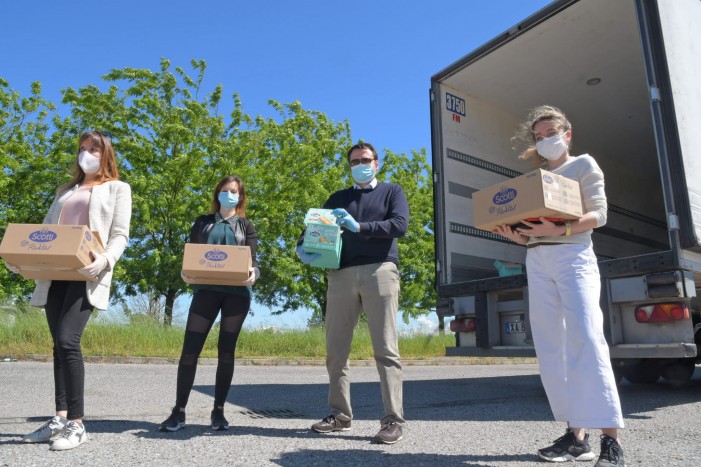 Lo slancio dei dipendenti Scotti: 20 mila pasti a base di riso alla Caritas