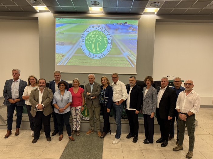 Commissione Agricoltura del Parlamento europeo in risaia Commissione Agricoltura del Parlamento europeo in risaia