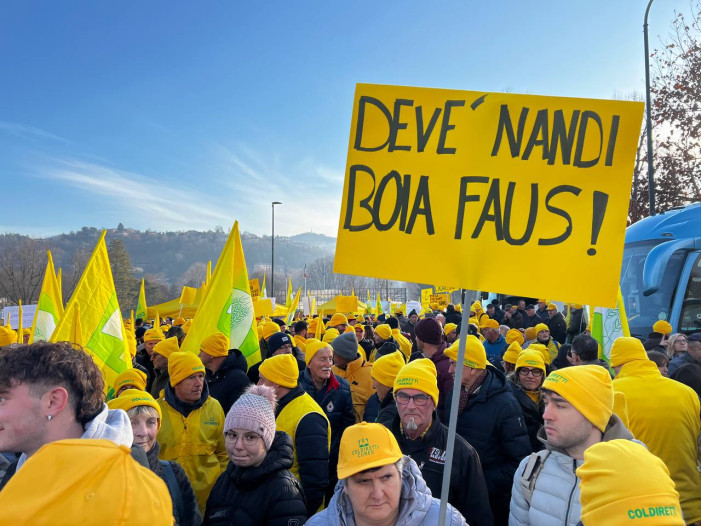 Coldiretti in piazza: “Non dobbiamo pagare il prezzo per tutti” Coldiretti in piazza: “Non dobbiamo pagare il prezzo per tutti”