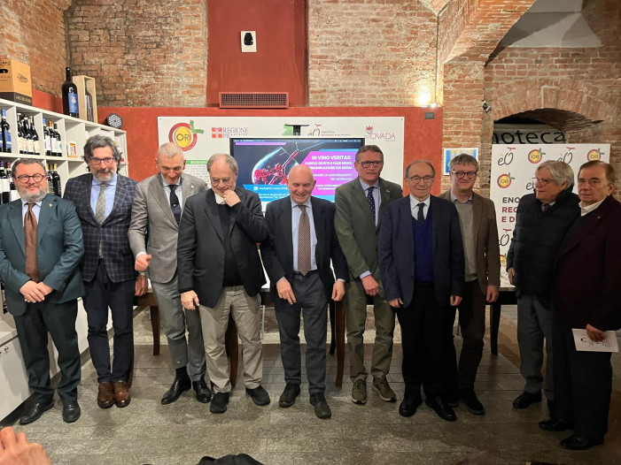 “In vino veritas, parole giuste e fake news”